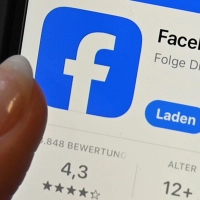 Der Facebook-Mutterkonzern Meta ist mit potenziell teuren Klagen konfrontiert. (Symbolbild) (Foto: Anna Ross/dpa)