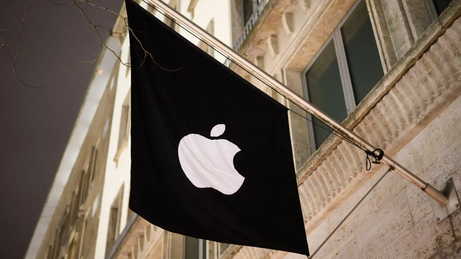 Apple hat die EU aufgefordert, ihr Wettbewerbsgesetz DMA abzuschaffen. (Archivbild) (Foto: Julian Stratenschulte/dpa)