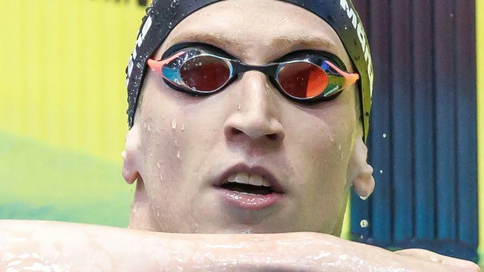 Lukas Märtens hat die Medaillen ins Visier genommen. (Archivbild) (Foto: Andreas Gora/dpa)