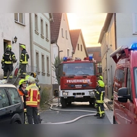 Zu einem Wohnhaus in Burghaslach rückte am Samstagnachmittag die alarmierte Feuerwehr an. (Symbolbild: Feuerwehr Burghaslach)