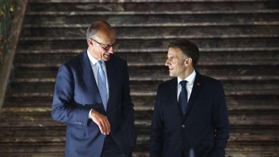 Merz und Macron haben die große Bedeutung der deutsch-französischen Zusammenarbeit für Europa betont, nicht nur in Verteidigungsfragen. (Foto: Oliver Berg/dpa)