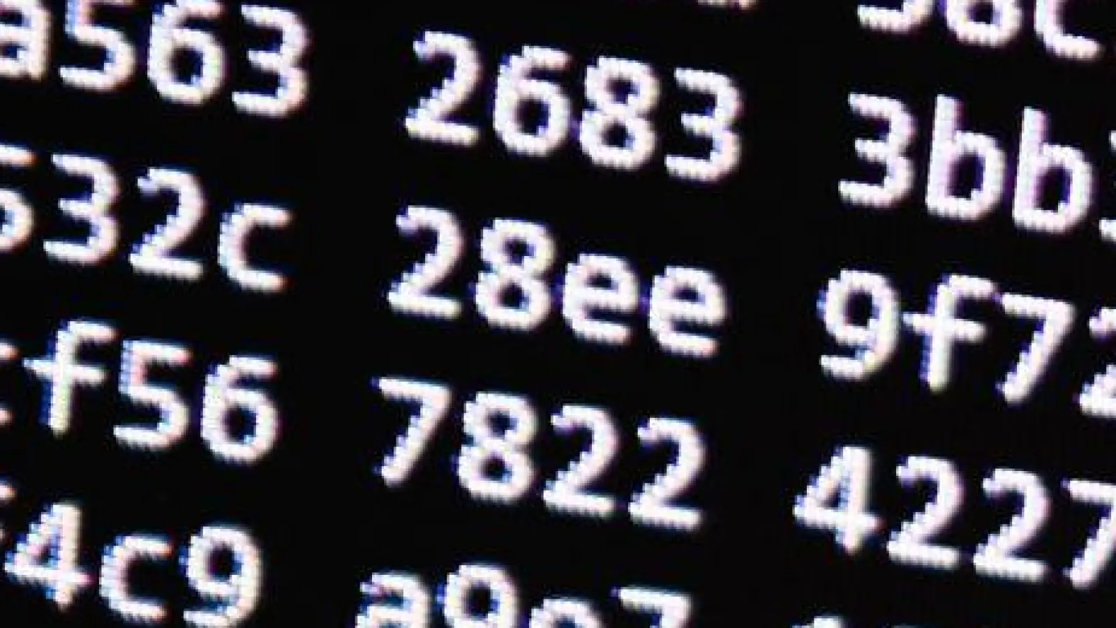 Täglich versuchen Kriminelle, etwa Behörden, Privatpersonen oder Unternehmen zu schädigen. (Illustration) (Foto: Nicolas Armer/dpa)