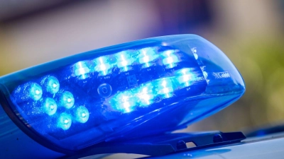 Die Polizei ermittelt zur Unfallursache. (Symbolbild) (Foto: Lino Mirgeler/dpa)