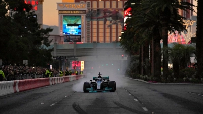 Ein Spektakel: Die Formel 1 zu Gast in Las Vegas. (Foto: John Locher/AP/dpa)