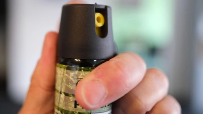 Die Polizei ermittelt nach dem Vorfall an der Würzburger Schule wegen gefährlicher Körperverletzung. (Symbolbild) (Foto: Bernd Weißbrod/dpa)