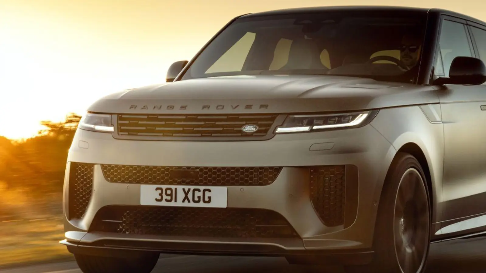 Den luxuriösen Geländewagen Range Rover Sport bringt Land Rover nun auch als SV-Modell auf den Markt. (Foto: Jaguar/Land Rover/Jaguar/Land Rover/dpa)