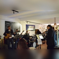 War bei der Premiere des Jazz-Kneipenabends im vergangenen Jahr dabei und kommt zur zweiten Auflage wieder: die Jazzband Nightwalk. (Archivbild: Christina Özbek)
