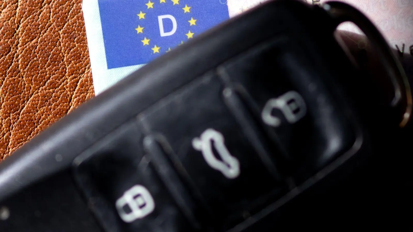 Die Polizei beschlagnahmt den Autoschlüssel des Mannes. (Symbolbild) (Foto: Sven Hoppe/dpa/dpa-tmn)