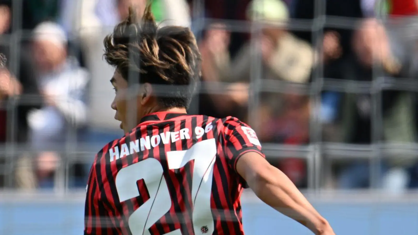 Hayate Matsuda von Hannover 96 feiert sein Tor zum 1:0 gegen Magdeburg. (Foto: Swen Pförtner/dpa)