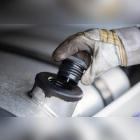 30.000 Liter Diesel hatte ein Lkw auf der Autobahn 6 bei Aurach geladen. (Symbolbild: Thomas Banneyer/dpa)
