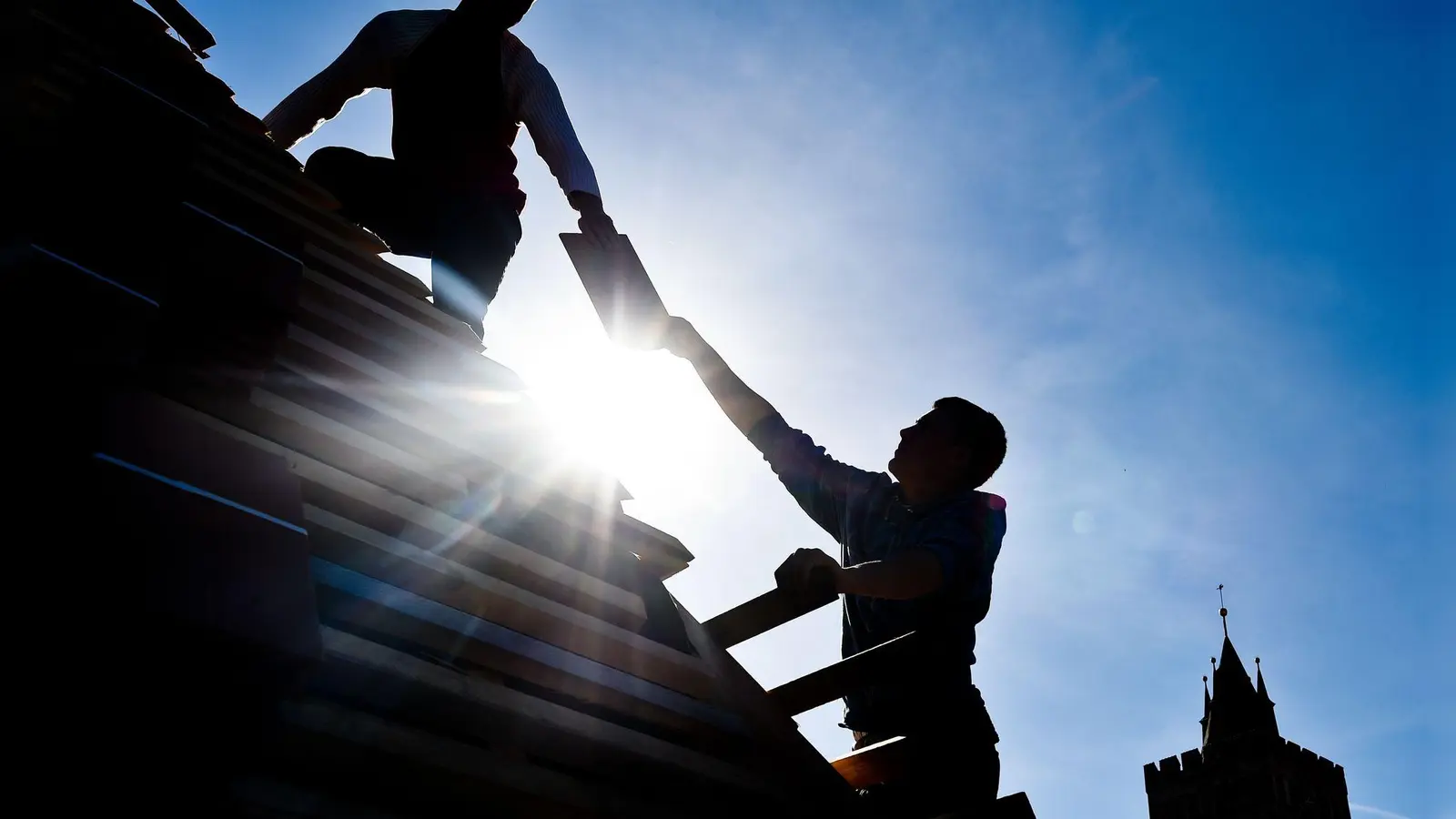 Alternative zur Berufsunfähigkeitsversicherung: Besonders für körperlich Tätige oder Menschen mit Vorerkrankungen kann der Grundfähigkeitsschutz sinnvoll sein. (Foto: Patrick Pleul/dpa/dpa-tmn)