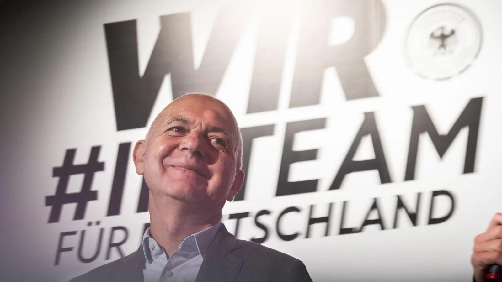 DFB-Präsident Bernd Neuendorf auf EM-Besuch in Zürich  (Foto: Sebastian Gollnow/dpa)