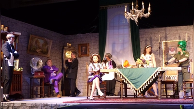 Es könnte alles so schön sein, wenn sich in das Leben auf dem Schloss nicht ein Geist einmischen würde.  (Foto: Uwe Hahn)