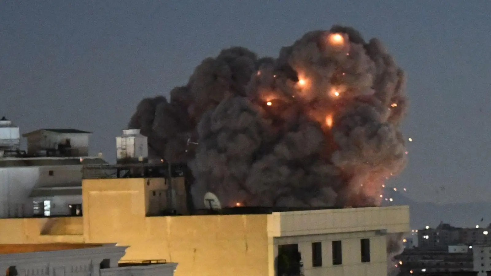 Teheran bleibt weiter unter Beschuss der israelischen und US-Streitkräfte. (Foto: Shadati/XinHua/dpa)