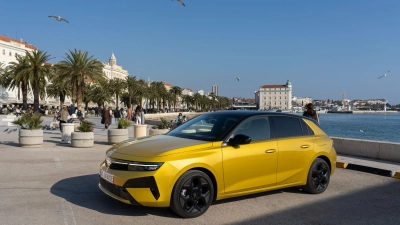 Vielseitige Antriebe: Vom Plug-in-Hybrid mit 84 Kilometern E-Reichweite, über einen Elektroantrieb bis zum Diesel, der Astra bietet viele Optionen. (Foto: Axel Wierdemann/Opel/dpa-tmn)