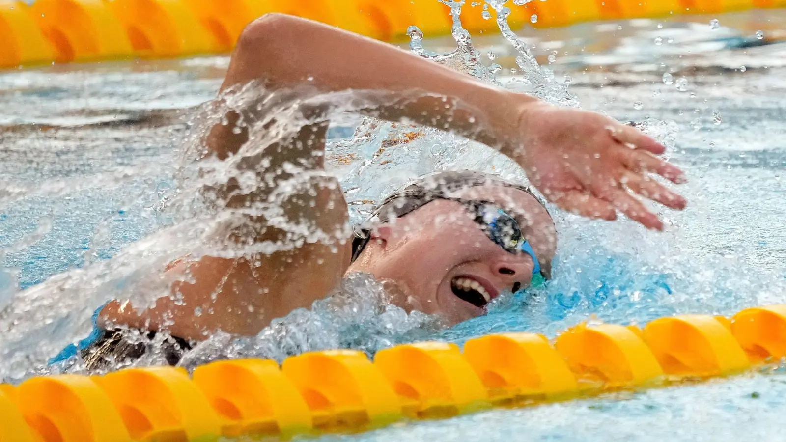 Schwimmt über 400 m Freistil zum Sieg: Marie Isabel in Aktion. (Foto: Gregorio Borgia/AP/dpa)