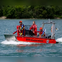 Für die Rettungskräfte an Bayerns Badeseen und Schwimmbädern gab es am Wochenende viel zu tun. (Symbolbild) (Foto: A4366 Sven Hoppe/dpa)