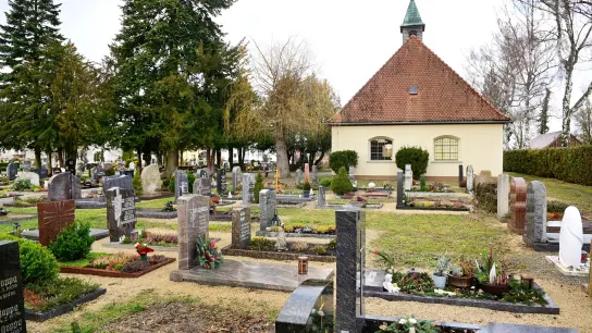 Der Dorffriedhof in Neuendettelsau soll eine barrierefreie Toilette bekommen. (Foto: Jim Albright)