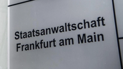 Die Staatsanwaltschaft ermittelt wegen dreifachen Mordverdachts. (Symbolbild) (Foto: Boris Roessler/dpa)