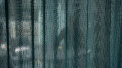 Passiert meist im Verdeckten: Korruption. (Foto: Zacharie Scheurer/dpa-tmn)