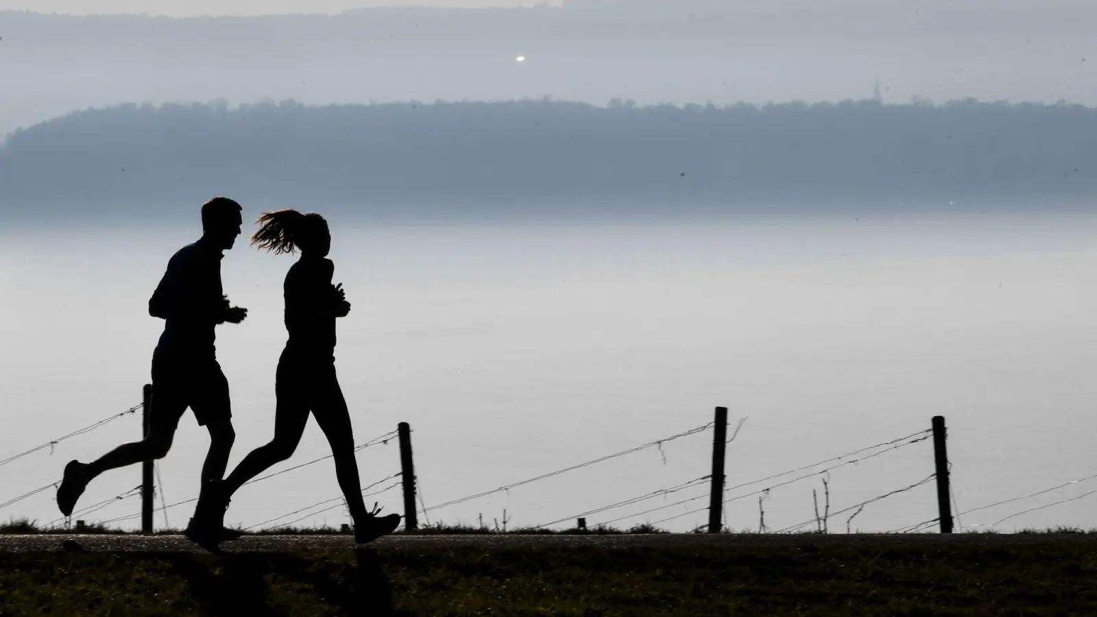 Während der Pandemie haben viele Menschen angefangen, zu joggen. (Foto: Felix Kästle/dpa)