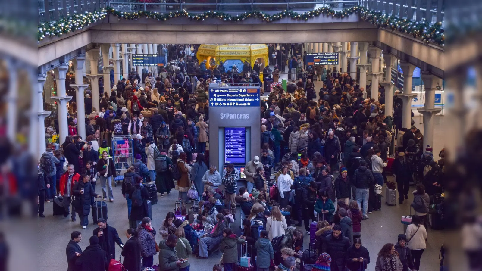 Die vorübergehende Sperrung des Eurotunnels dürfte vielen Menschen die Silvesterpläne durchkreuzt haben. (Foto: Vuk Valcic/ZUMA Press Wire/dpa)