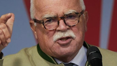 CSU-Urgestein Peter Gauweiler ist für unkonventionelle Aussagen bekannt. (Archivbild) (Foto: Jörg Carstensen/dpa)