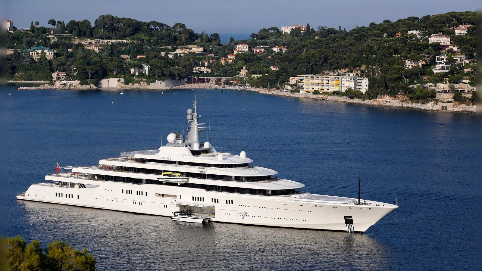 Reiche Russen machen weiter gerne Urlaub in Ländern wie Frankreich - nur wenn sie mit EU-Sanktionen belegt sind haben sie keine Chance auf eine legale Einreise. (Archivbild) (Foto: picture alliance / dpa)