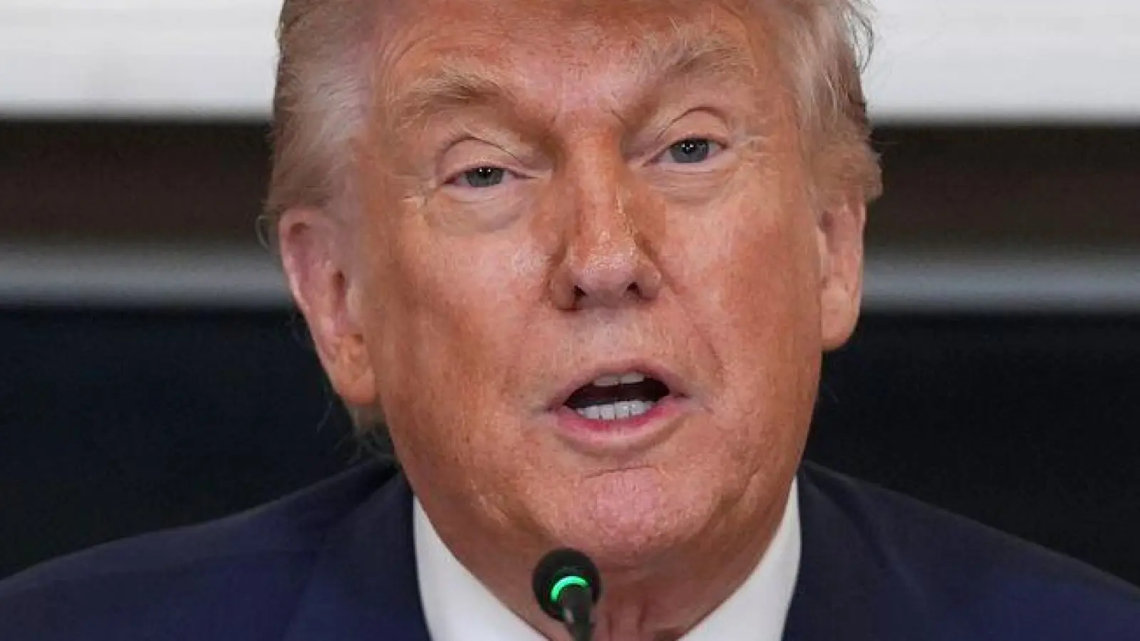 Trump hat sich für ein drastisches Vorgehen in Kalifornien entschieden.  (Foto: Evan Vucci/AP/dpa)