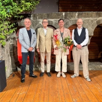Laudator Klaus Seeger, Verleger Harald Wiedfeld, Preisträger Michael Grötzsch und Intendant Johannes Kaetzler (v.l.)  (Foto: Martina Haas)
