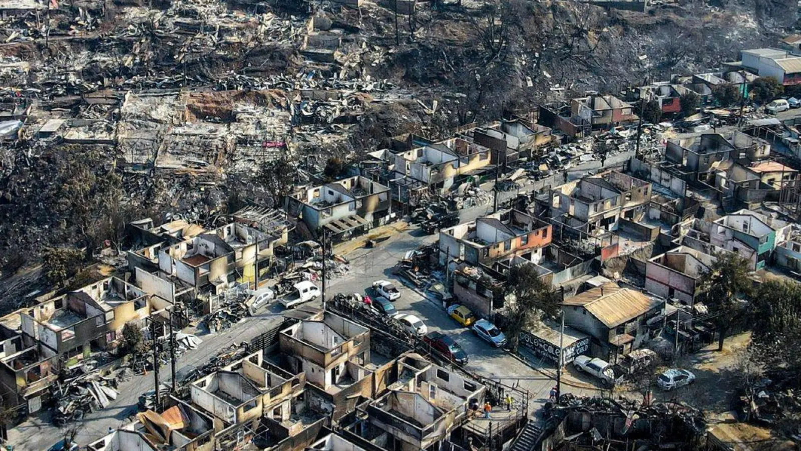Ganze Stadtviertel von Viña del Mar sind niedergebrannt. (Foto: Esteban Felix/AP/dpa)