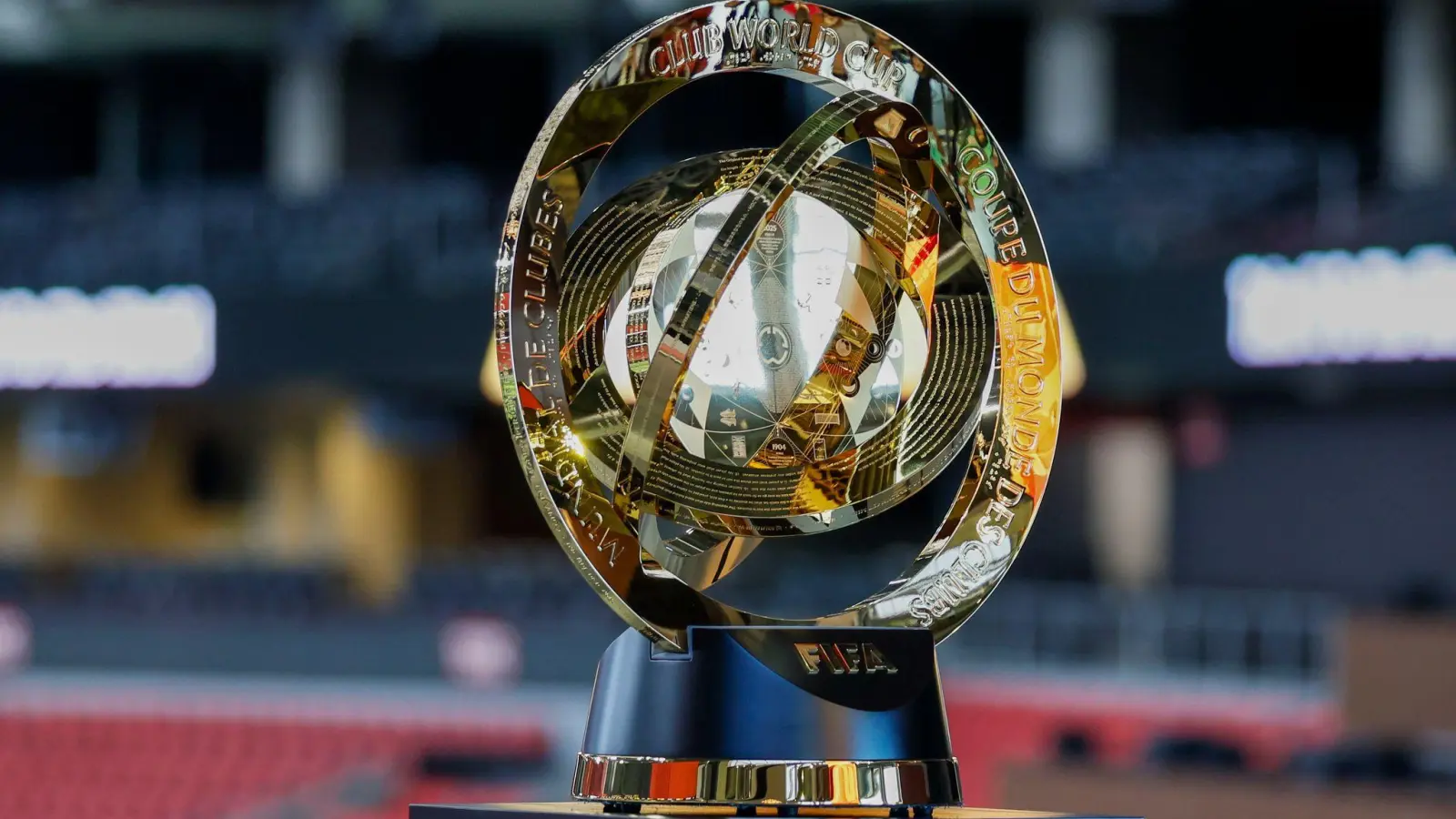 Die Trophäe für den Finalsieger am 13. Juli. (Foto: Miguel Martinez/Atlanta Journal-Constitution/AP/dpa)