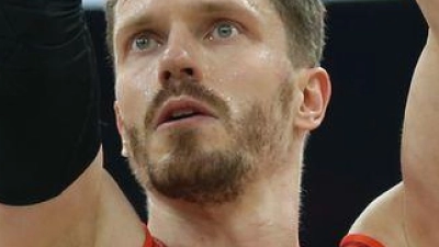 Europameister Andreas Obst kassierte mit den Bayern-Basketballern in der Euroleague die nächste Niederlage. (Foto: Matthias Stickel/dpa)