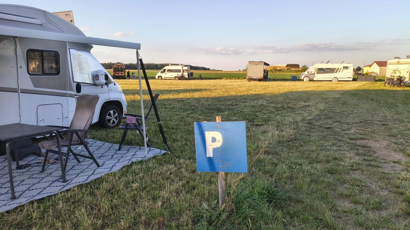 Der Wohnmobilstellplatz im Freizeitzentrum Weißbachmühle ist beliebt und bislang sehr günstig. Nächstes Jahr werden die Preise leicht angehoben. (Foto: Robert Maurer)