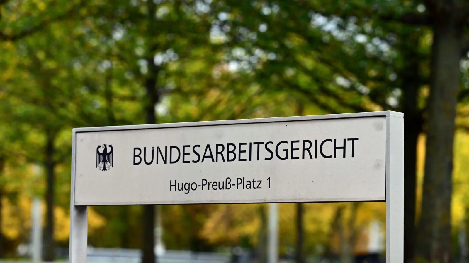 Das Bundesarbeitsgericht stärkt die Rechte von Frauen bei Streit um die gleiche Bezahlung wie Männer (Illustration)  (Foto: Martin Schutt/dpa)