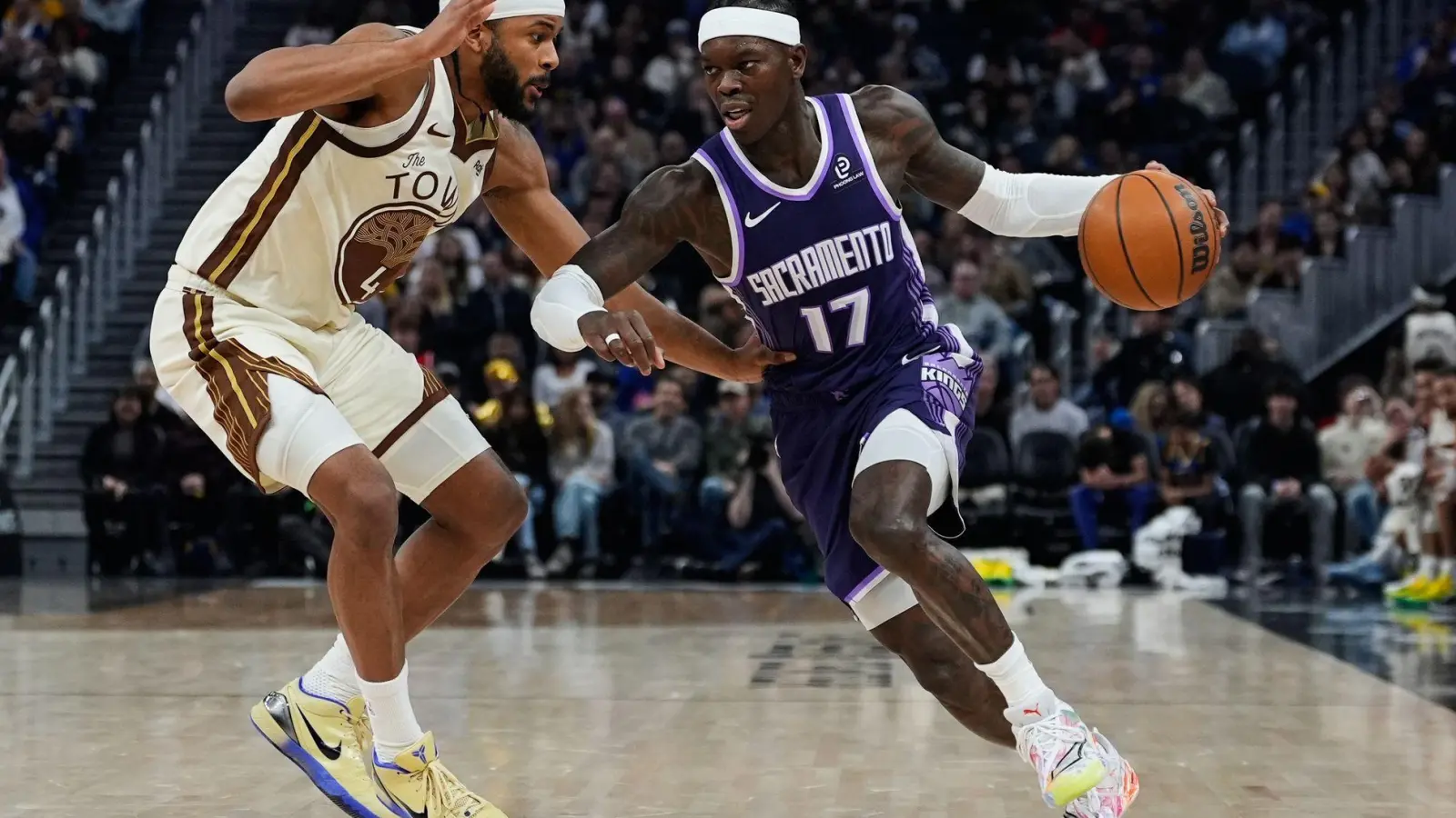 Dennis Schröder (r.) kam auf 15 Punkte. (Foto: Godofredo A. Vásquez/AP/dpa)