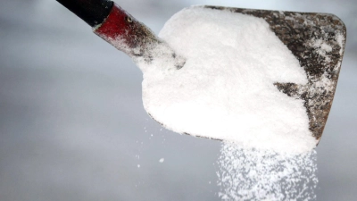 In Hamburg ist der Einsatz von Tausalz vorübergehend wieder erlaubt. (Symbolbild) (Foto: picture alliance / dpa)