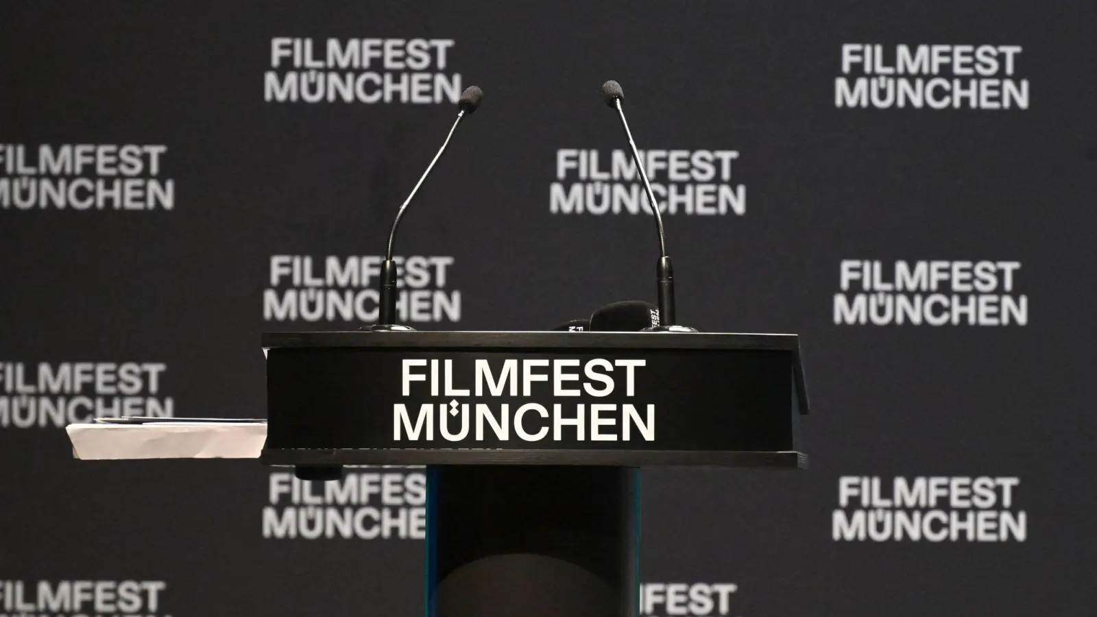 Das Filmfest München zeigt 164 Filme aus 54 Ländern. (Archivbild) (Foto: Felix Hörhager/dpa)
