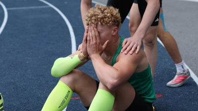 Emotionales Rennen: Jakob Sand vom TSV Ansbach wurde bei der U18 Zweiter im Hürdensprint. (Foto: Theo Kiefner)