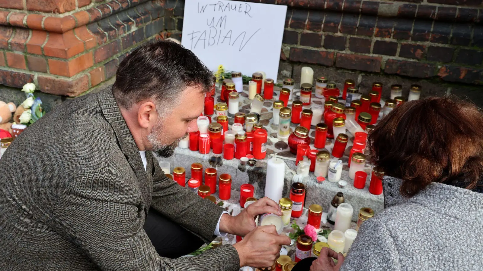 Jens-Peter Schulz, Pastor der Ev.-Luth. Pfarrgemeinde Güstrow, ist es ein Trost, dass die Menschen in Güstrow mit ihrer Trauer und Anteilnahme zusammenkommen. (Foto: Bernd Wüstneck/dpa)