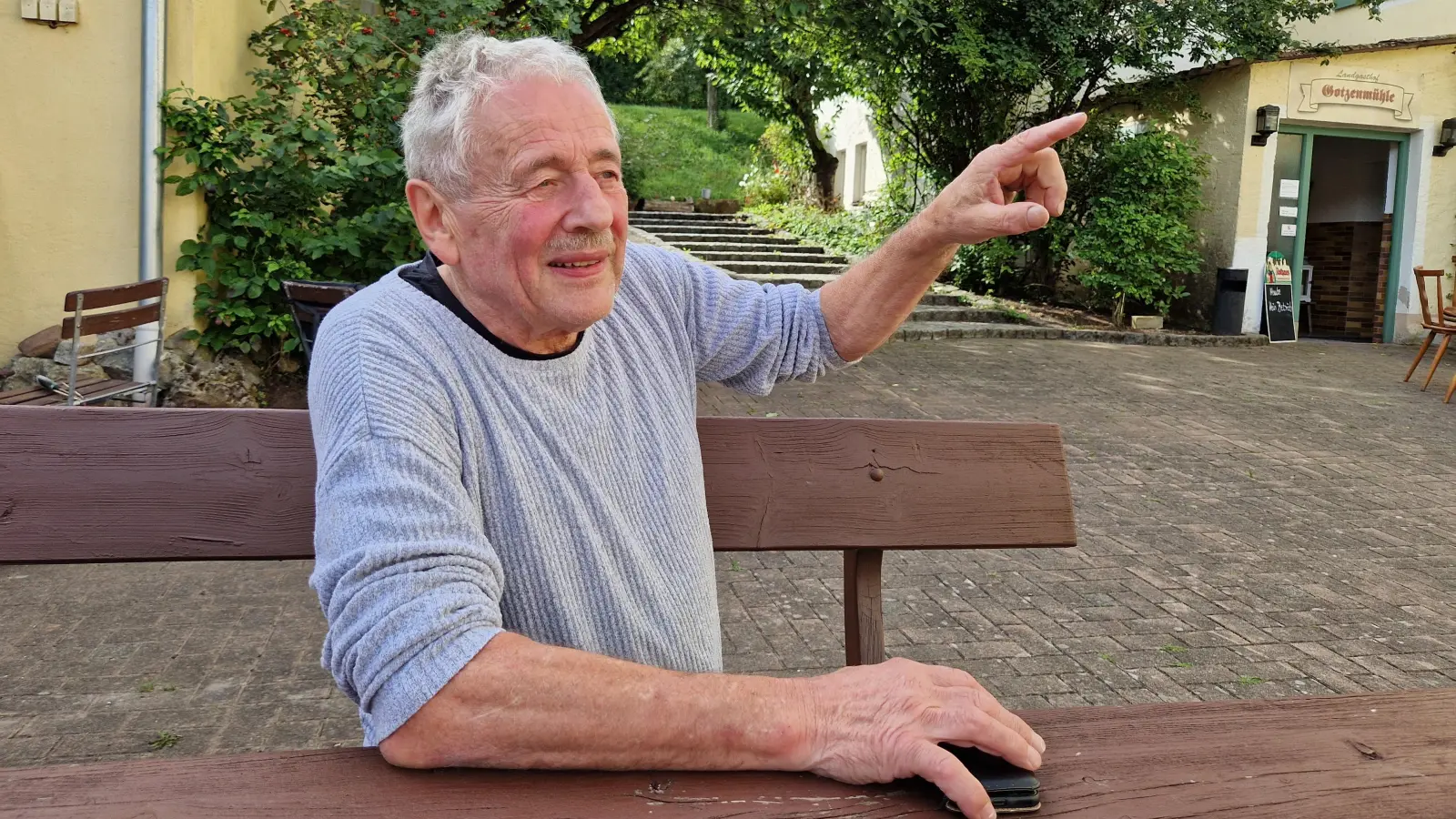 Fritz Ammon erinnert sich gern an die Feste, die früher in der Gotzenmühle gefeiert wurden. (Foto: Andrea Walke)