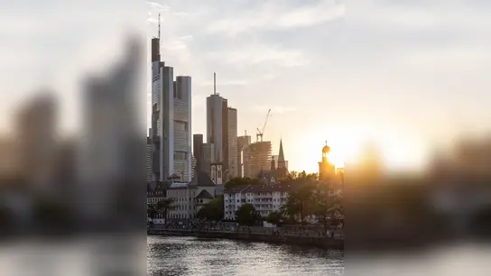 Die britische „Economist“-Gruppe Unit bewertet jährlich die Metropolen der Welt. Die Stadt Frankfurt landete diesmal auf Platz 7 in der Rangliste der lebenswertesten Städte der Welt. (Foto: Hannes P. Albert/dpa)