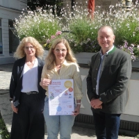 Sie stellten das Programm des Familientags vor (von links): Jugendamts-Leiterin Sandra Kilian, Kerstin Schellenberger (Koordinatorin für Familienbildung) und OB Thomas Deffner. (Foto: Winfried Vennemann)