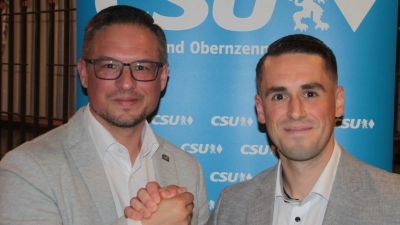 Landtagsabgeordneter Werner Stieglitz (links) gratulierte Johannes Weiß zur einstimmigen Nominierung. (Foto: Hans-Bernd Glanz)