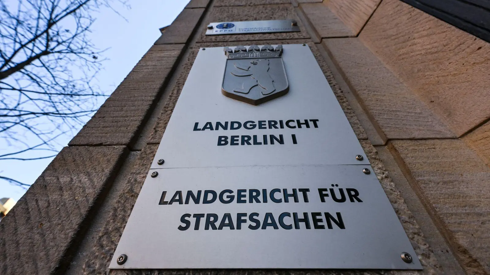 Gegen einen ehemaligen Leiter einer Wohngruppe erging wegen Gewalt gegen Pflegekinder eine Haftstrafe von mehr als drei Jahren. (Archivbild)  (Foto: Jens Kalaene/dpa)