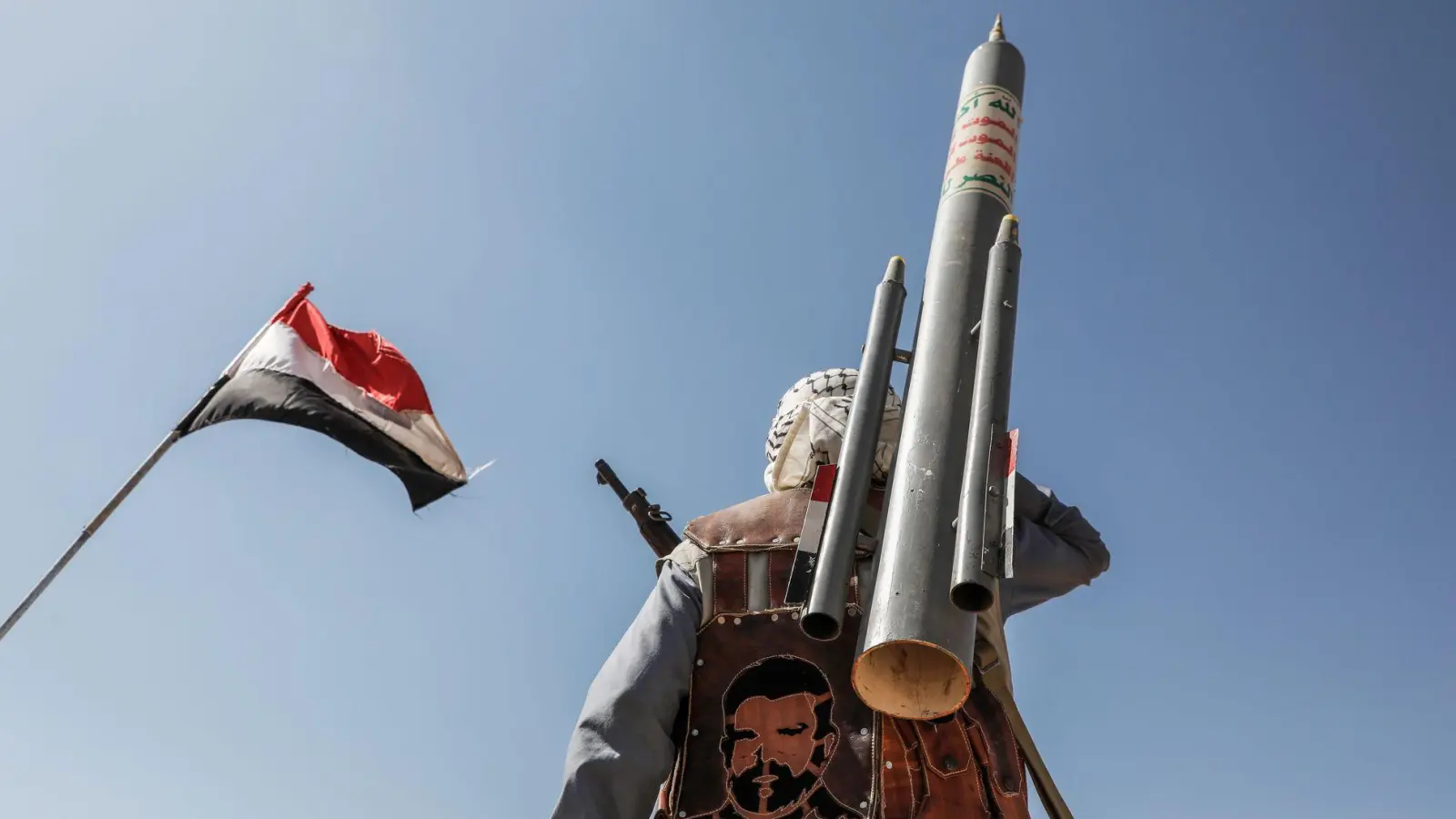 Während des Gaza-Kriegs feuerten die Huthis aus Solidarität mit der Hamas Raketen in Richtung Israel. (Archivbild) (Foto: Osamah Yahya/dpa)