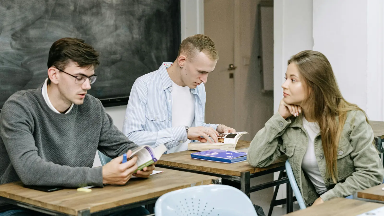 Jugendlichen stehen immer mehr Berufsmöglichkeiten offen, das kann oft überfordernd wirken. Individuelle Fähigkeiten und Interessen sind für die Wahl entscheidend. (Foto: Pexels)
