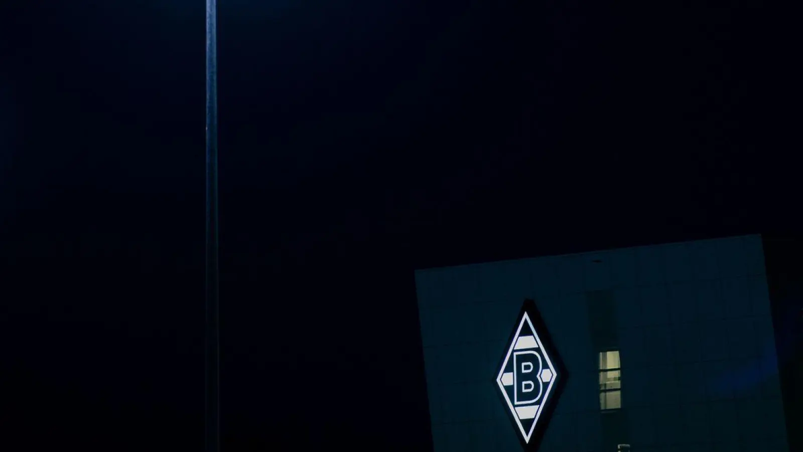Im Aufsichtsrat des Fußballclubs Borussia Mönchengladbach sitzt künftig ein Vertreter der aktiven Fanszene. (Foto: Rolf Vennenbernd/dpa)