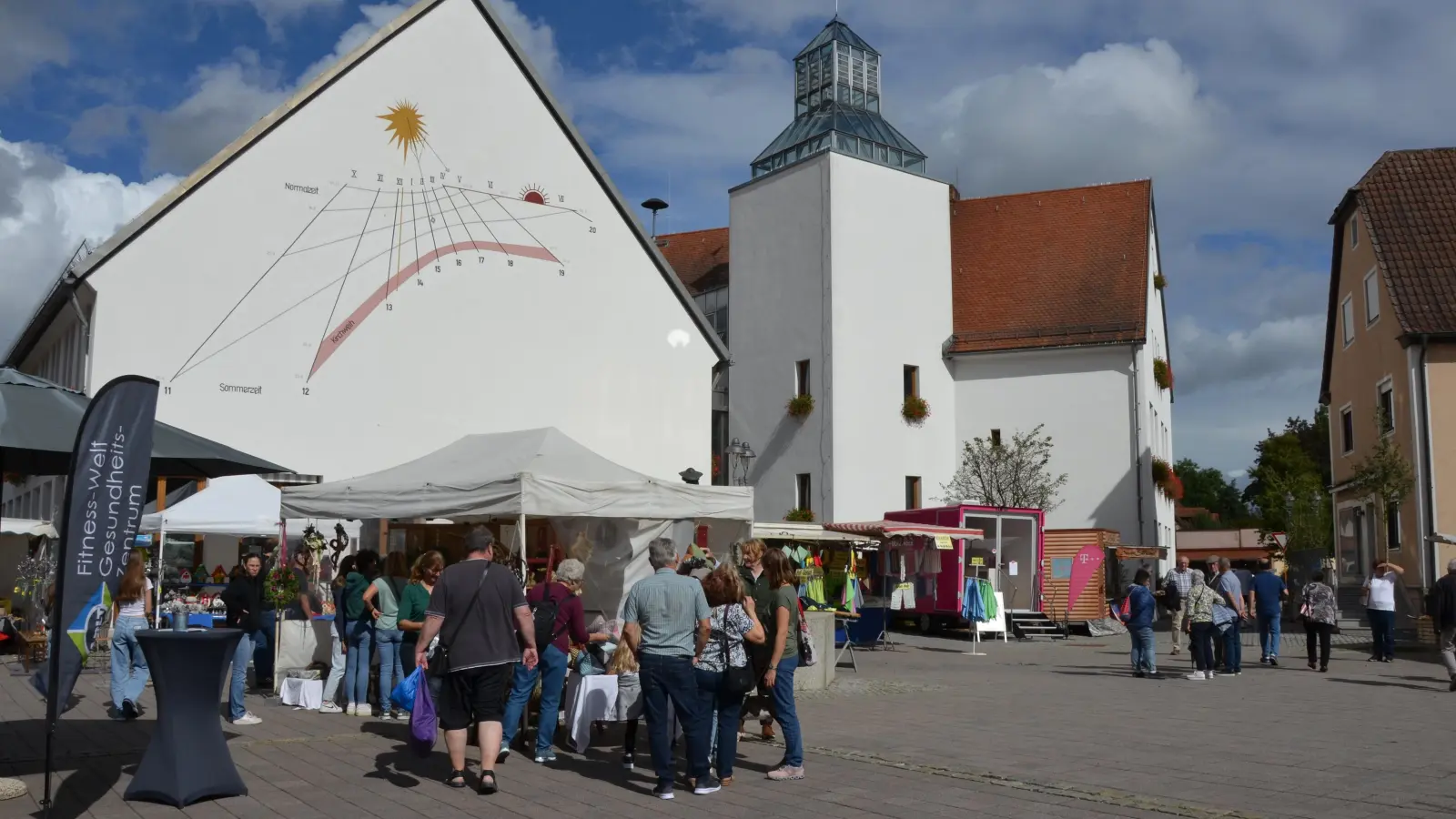 An den Ständen gibt es für jeden Geschmack etwas zu entdecken. (Foto: Yvonne Neckermann)