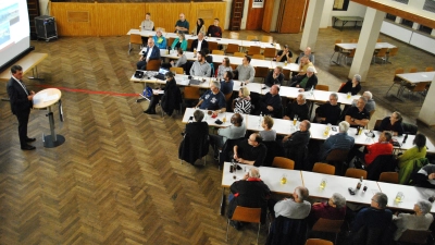Knapp 70 Besucher kamen zur Windsbacher Bürgerversammlung für das Stadtgebiet in die Stadthalle. (F.: Petra Mai)